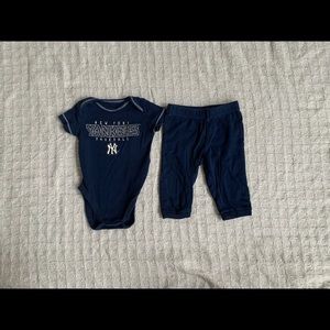 3/$20 bundle 3-6 months Baby’s Yankees outfit - onesie and pants